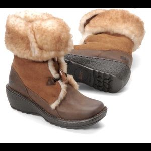 Born. Warm winter boots. Size 9. UEC
